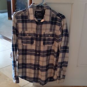 American Eagle Men's long sleeve flannel shirt